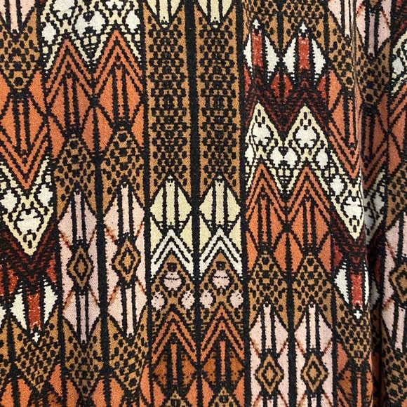 Patterned Tunic - Picture 4 of 6